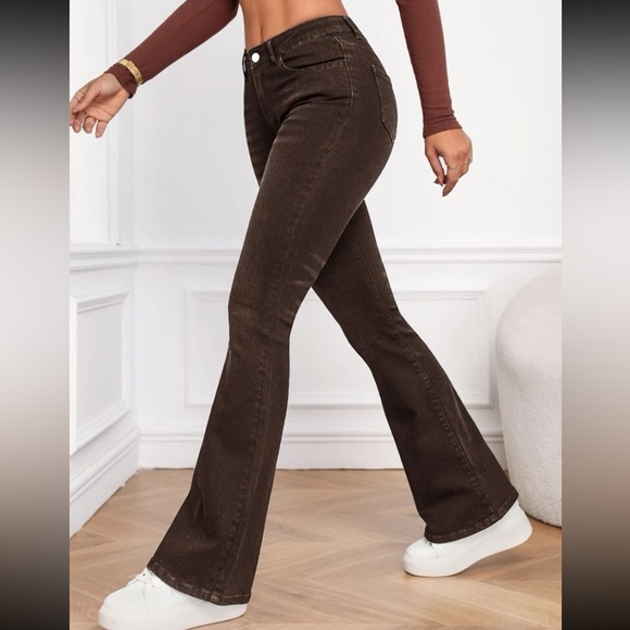 Slant Pocket Bootcut Leg Jeans in coffee brown in a M/ US 6. - Picture 1 of 6